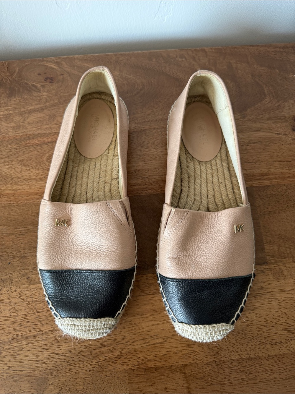 New Michael Kors Two-Tone Beige and Black Leather Espadrilles